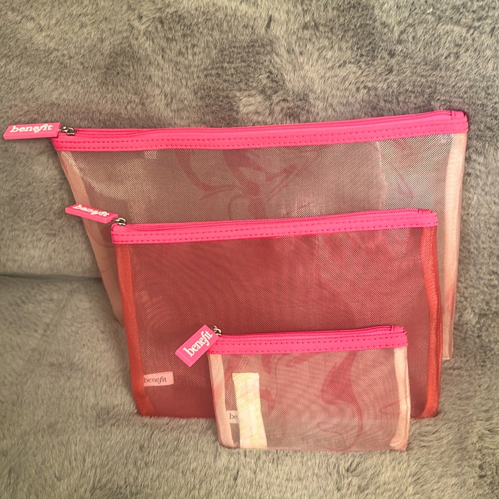 ✈️Set of three benefit mesh makeup-travel bags